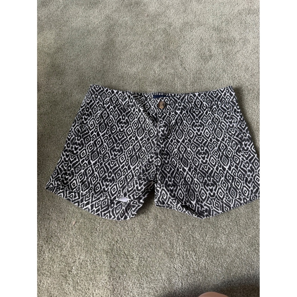 American Eagle Outfitters Black White Geometric Ikat Midi Stretch Shorts Size 8